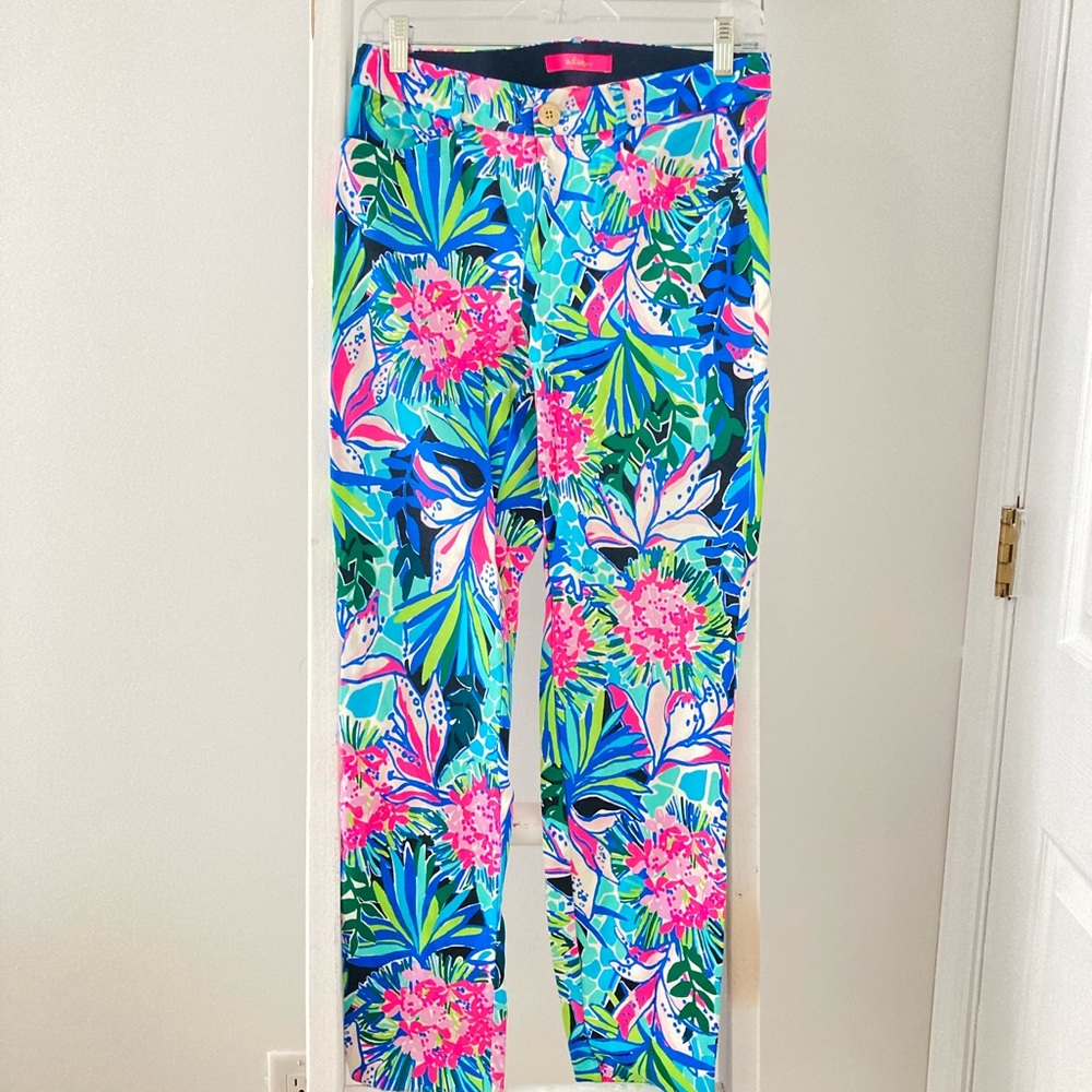 Lilly Pulitzer Colorful Floral Print Pants /. Er good condition